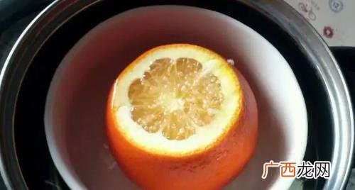 吃橙子可以吃鱼么 盐蒸橙子不能和什么一起吃