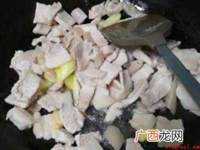 肉烧豆角怎样烧才好吃的具体操作步骤 肉烧豆角怎样烧才好吃