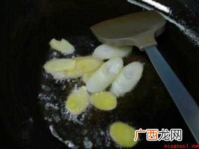 肉烧豆角怎样烧才好吃的具体操作步骤 肉烧豆角怎样烧才好吃