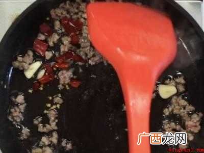 干煸豆角怎么炒好吃又简单的具体操作步骤 干煸豆角怎么炒好吃又简单