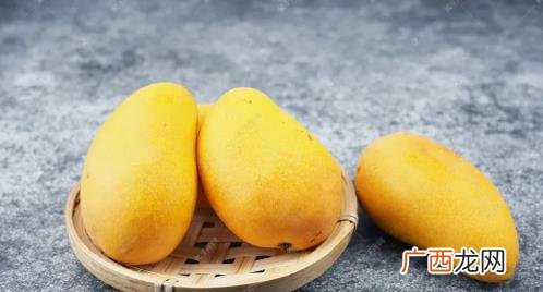 芒果表面出现黑斑了还能吃吗 为什么芒果还没熟就起黑斑了