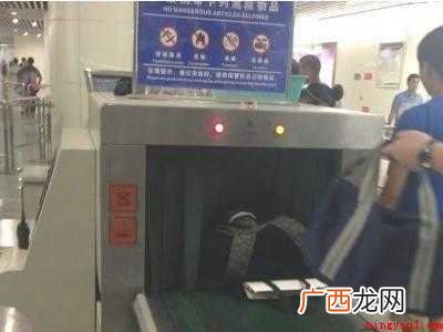 怎么坐轻轨的具体操作步骤 怎么坐轻轨