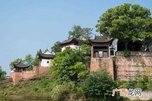 赤壁市的地理坐标处于东经113°32~114°13 赤壁是现在的什么地方