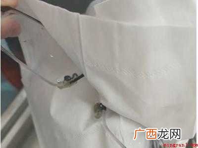 眼镜绿锈怎么清理的具体操作步骤 眼镜绿锈怎么清理