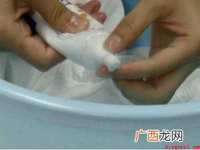 衣服被染色怎么办怎么洗得掉的具体操作步骤 衣服被染色怎么办怎么洗得掉