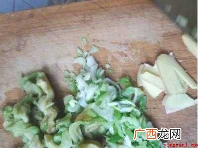 茄子馅怎么调的具体操作步骤 茄子馅怎么调