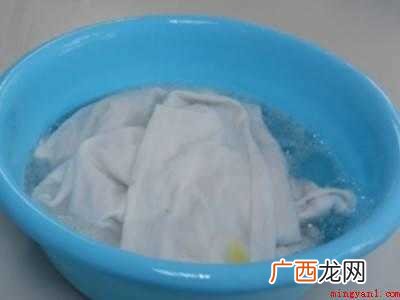 白裤子顽固污渍怎么洗的具体操作步骤 白裤子顽固污渍怎么洗