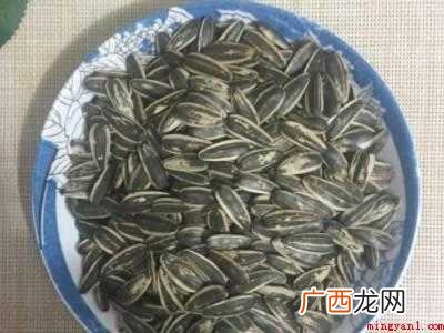 瓜子返潮了怎么弄的具体操作步骤 瓜子返潮了怎么弄