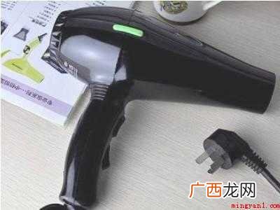 衣服上的字母胶怎么快速去除