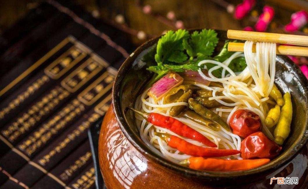 云南过桥米线原材料到底是什么 米线是什么材料做的