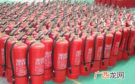 泡沫灭火器根据里面填充物的区别 泡沫灭火器有几种