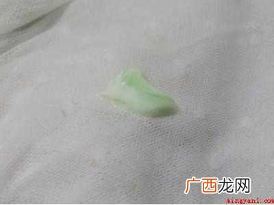 白衣服有油渍怎么洗干净