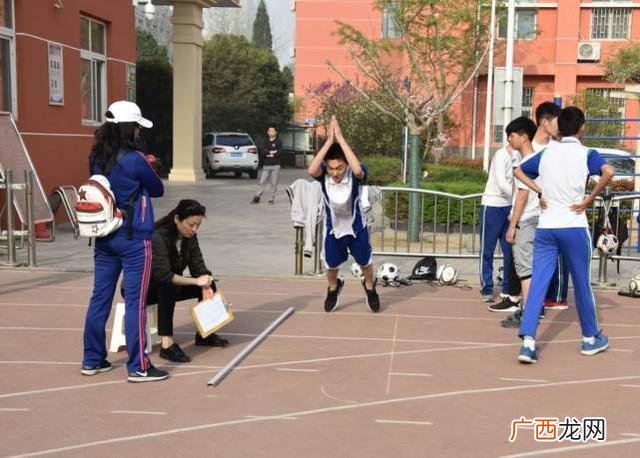 高中生体育考试八百米评分标准 800米正常人多少分钟