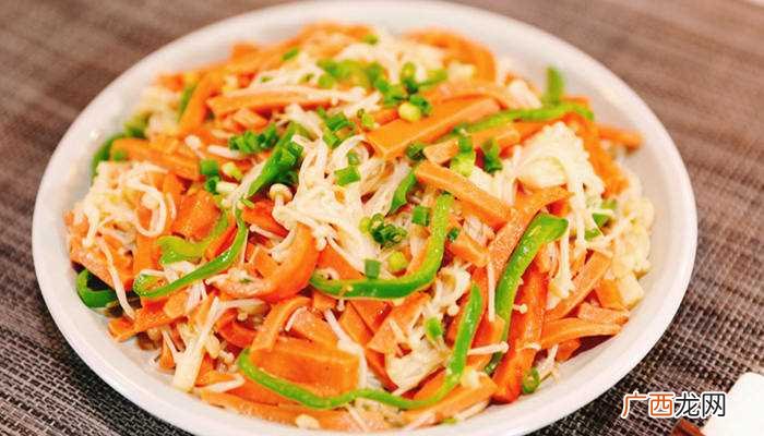 火腿肠和土豆、黄瓜、金针菇、鸡蛋、青椒、番茄、西葫芦、胡萝卜 火腿肠和什么一起炒好吃