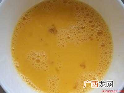 炒鸡蛋怎么去除腥味的具体操作步骤 炒鸡蛋怎么去除腥味