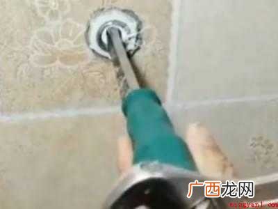 水管内丝断了怎么取出来