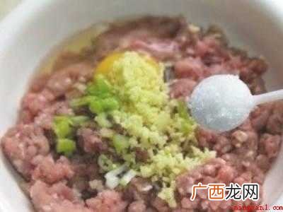纯肉馅饺子怎么调馅的具体操作步骤 纯肉馅饺子怎么调馅