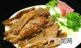 鲤鱼、大葱、生姜、辣椒、酱油、生抽、料酒、豆瓣酱、桂皮、八角 卤鱼块的做法