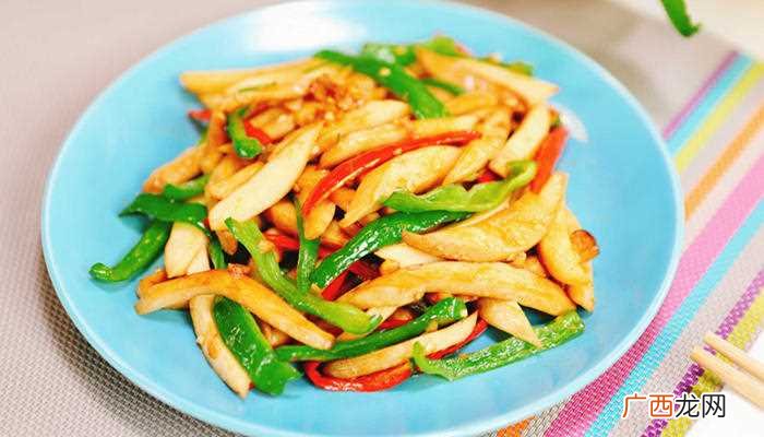 杏鲍菇和青椒、胡萝卜、腊肠、荷兰豆、山药等食材一起炒比较好吃 杏鲍菇和什么一起炒