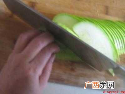 角瓜怎么切的具体操作步骤 角瓜怎么切