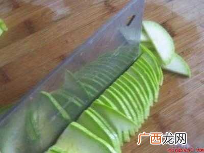 角瓜怎么切的具体操作步骤 角瓜怎么切