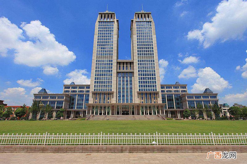 上海政法学院是一本吗多少分才能去 上海政法学院是一本吗