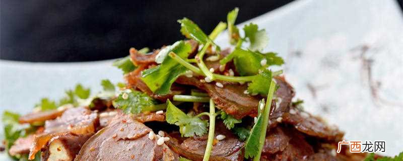 香菜好吃的做法有:香菜拌皮蛋、香菜炒牛肉 香菜怎么做好吃