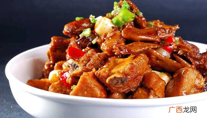 胡萝卜炖牛排骨好吃的做法 牛排骨怎么做好吃