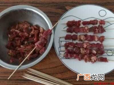 羊肉串怎么切的具体操作步骤 羊肉串怎么切