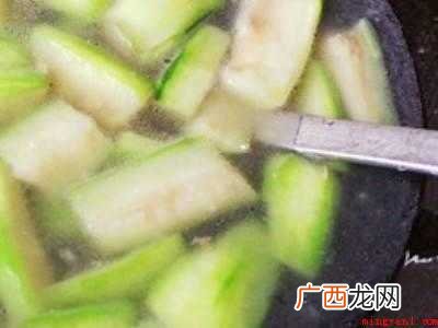 丝瓜烧汤怎么烧好吃的具体操作步骤 丝瓜烧汤怎么烧好吃