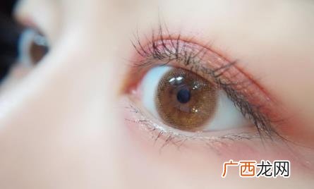 如何选适合自己的美瞳大小 美瞳怎么选显眼睛大