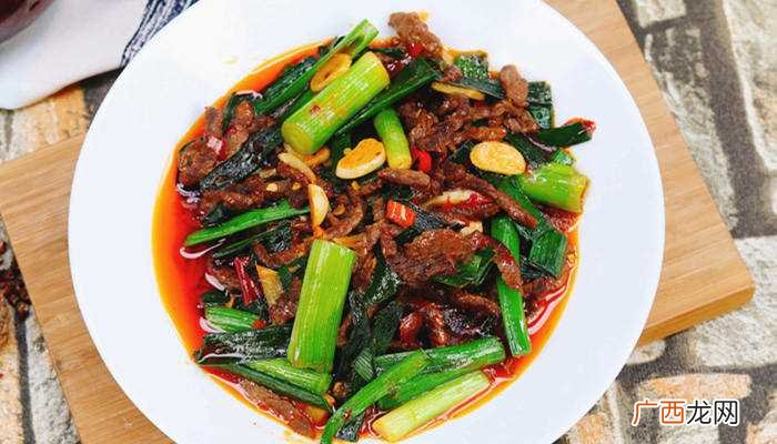 蒜苗和五花肉、牛肉、鸡肉、腊肉、鸭胗、香干、腐竹、鸡蛋、油豆 蒜苗和什么一起炒好吃