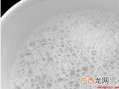 白衣服上有霉点怎么去除