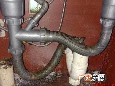 洗碗池下水道很臭如何处理的具体操作步骤 洗碗池下水道很臭如何处理