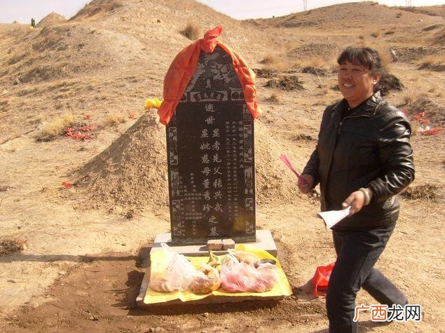 不要轻易给祖坟立碑 坟墓立碑的三禁忌
