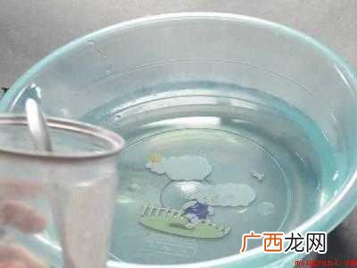 硅胶泛黄用什么漂白的具体操作步骤 硅胶泛黄用什么漂白