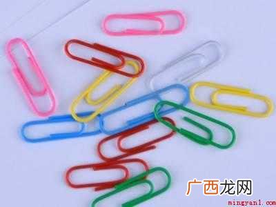 回形针怎么夹纸的具体操作步骤 回形针怎么夹纸