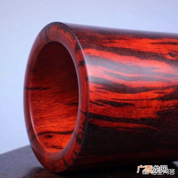 是完全不同的两种木材 小叶紫檀与大叶紫檀的区别