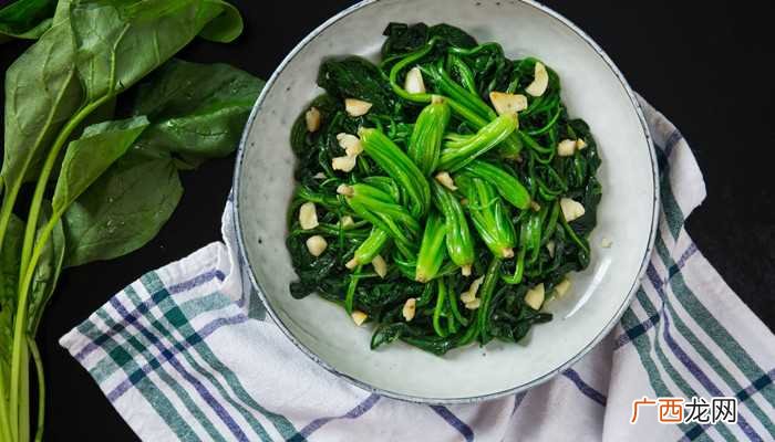 菠菜和鸡蛋、豆腐、咸鸭蛋、胡萝卜等等一起炒好吃 菠菜和什么一起炒好吃