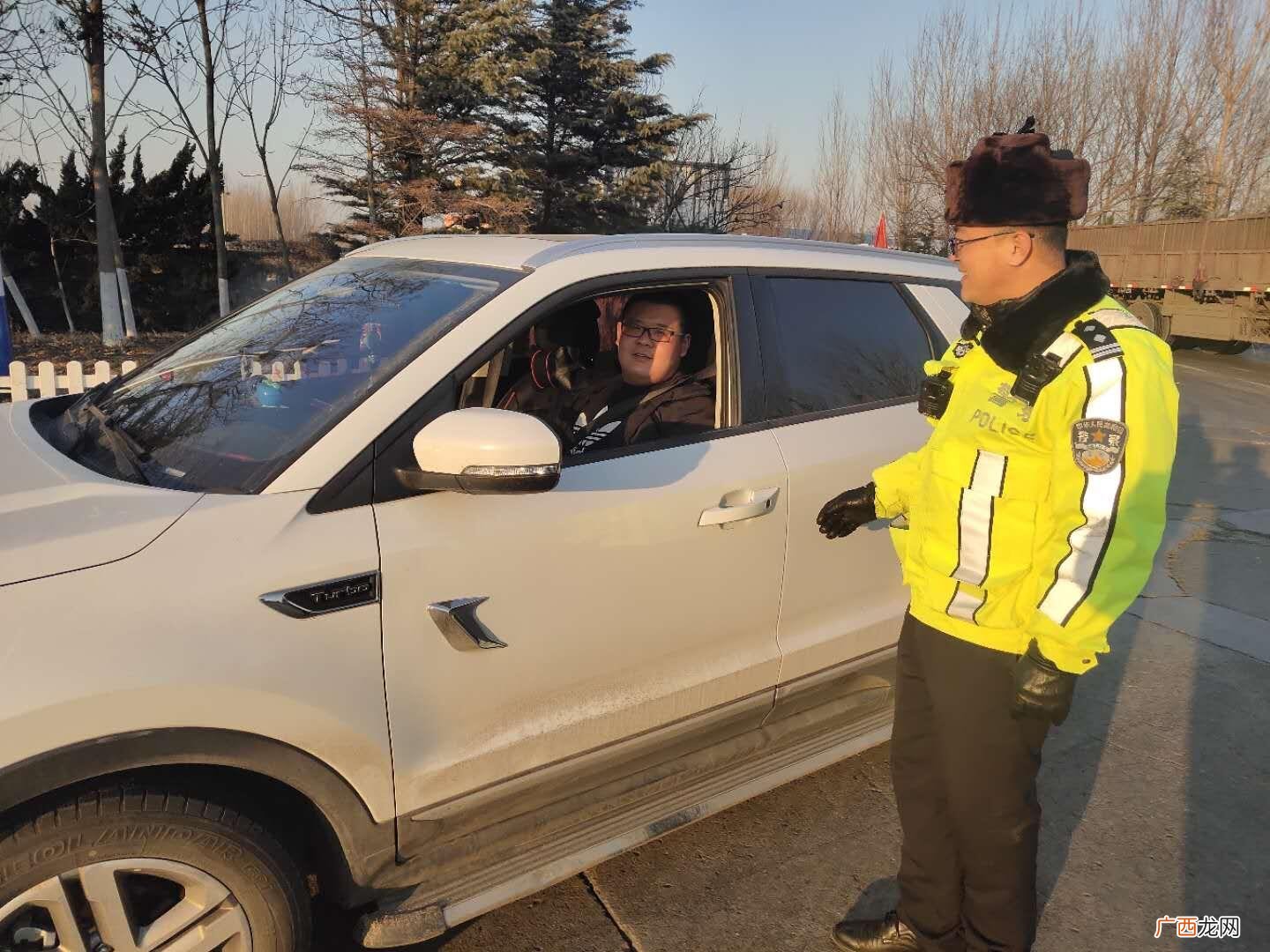 5座车坐6个人怎么处罚一个小孩 5座车坐6个人怎么处罚