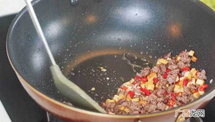 白灼墨鱼怎么做好吃 白灼墨鱼的做法