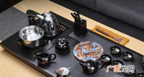 茶盘上的茶渍要用什么洗才能洗掉 有茶渍的杯子怎么洗
