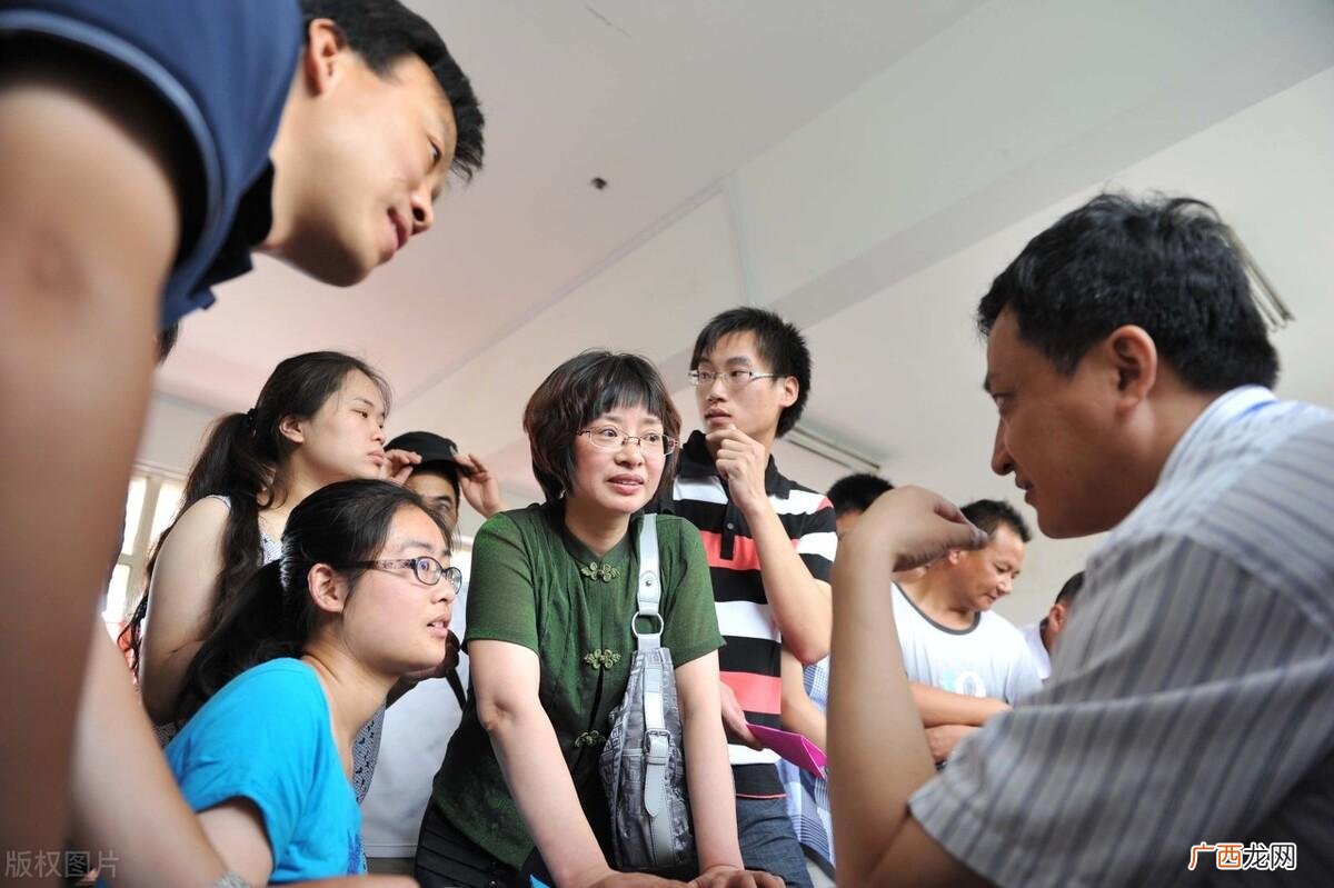 如何巧妙回应家长的感谢 高情商回复家长的感谢话