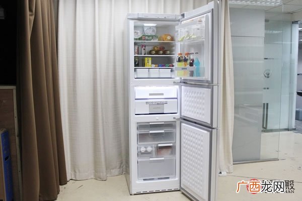 冰箱门朝西与朝东哪个好,朝西好不好