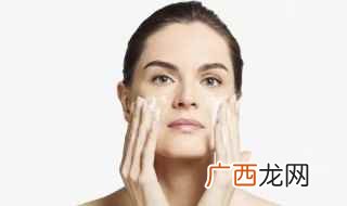 化妆棉上有没有颜色 忘带洗面奶了如何卸妆