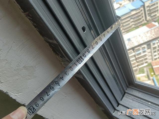 阳台封窗断桥铝怎么选 包阳台用60还是80型号的断桥铝