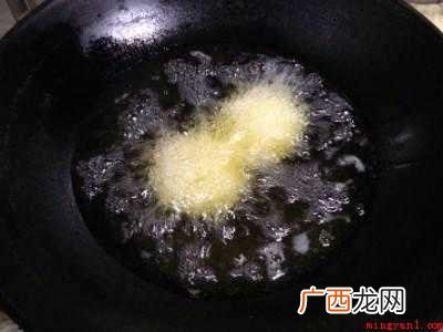 怎么才能让油不起沫的具体操作步骤 怎么才能让油不起沫