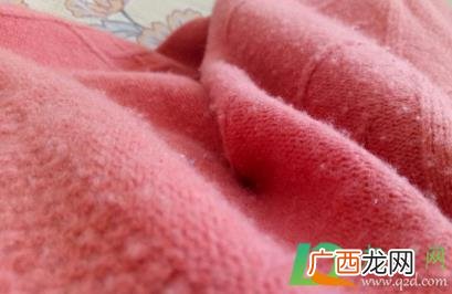 羊绒衫起球正常吗 羊绒衫起球怎么样处理