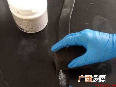皮带发霉了怎么处理的具体操作步骤 皮带发霉了怎么处理