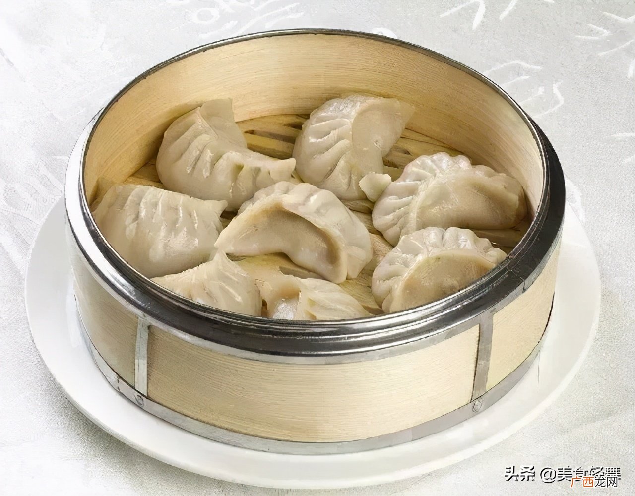 蒸饺应该用热水还是冷水蒸 蒸饺开水上锅还是冷水